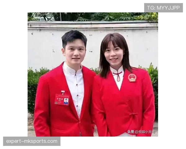 贾一凡居然住那种顶层豪宅，普通朋友圈都看不下去了！